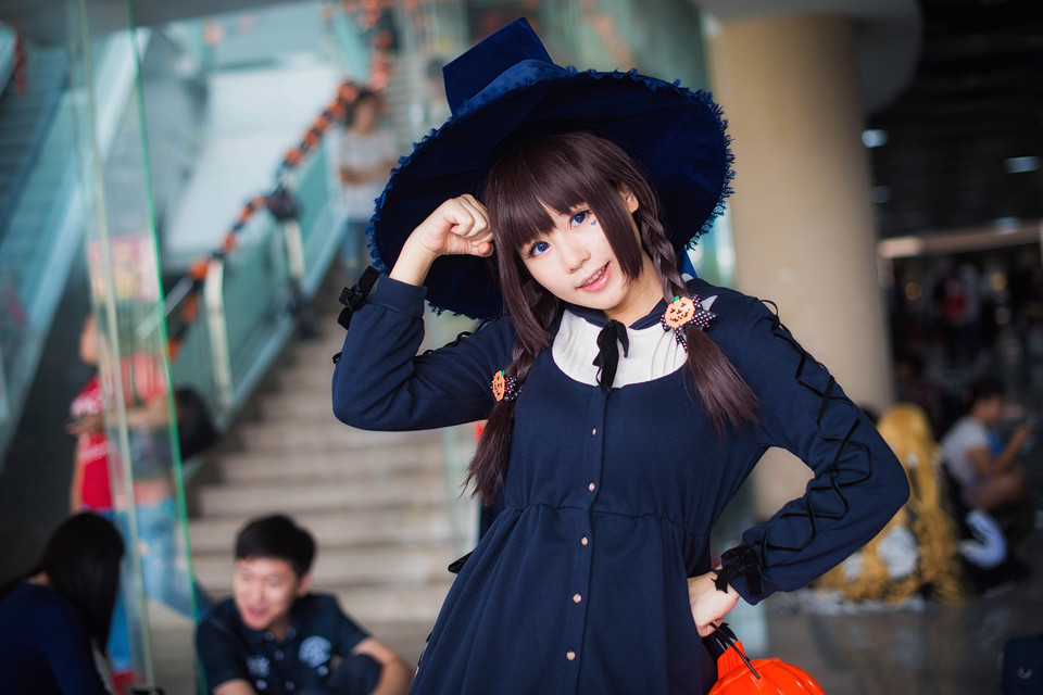 可爱萝莉小魔女cosplay