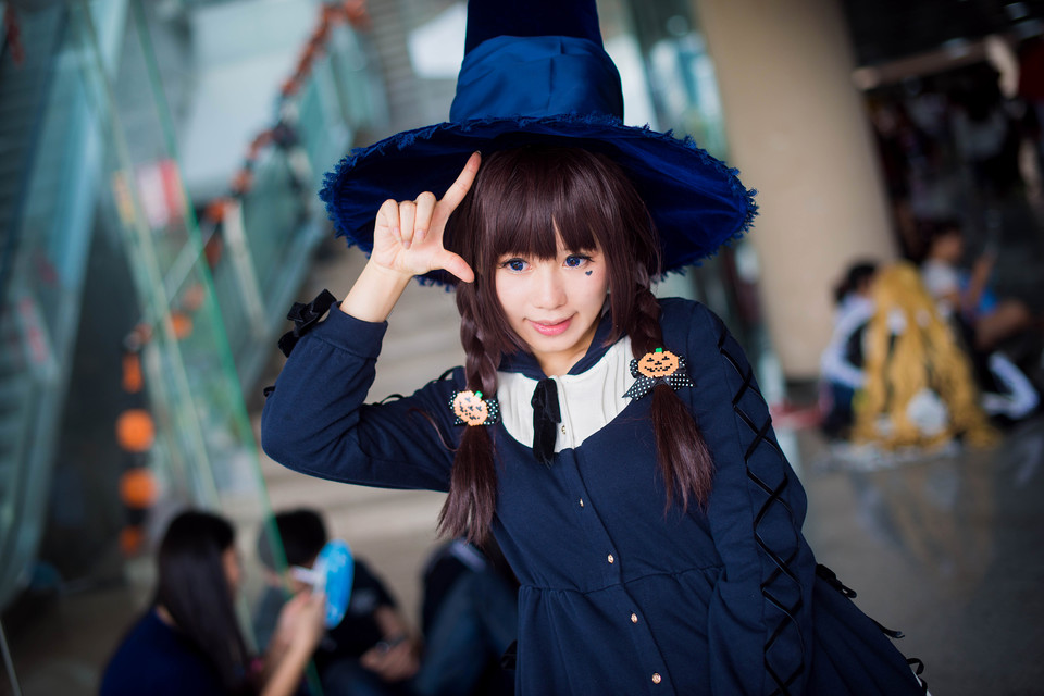 可爱萝莉小魔女cosplay