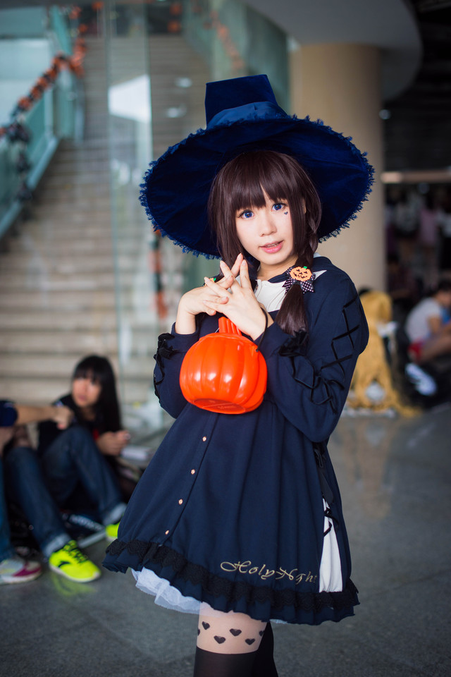 可爱萝莉小魔女cosplay