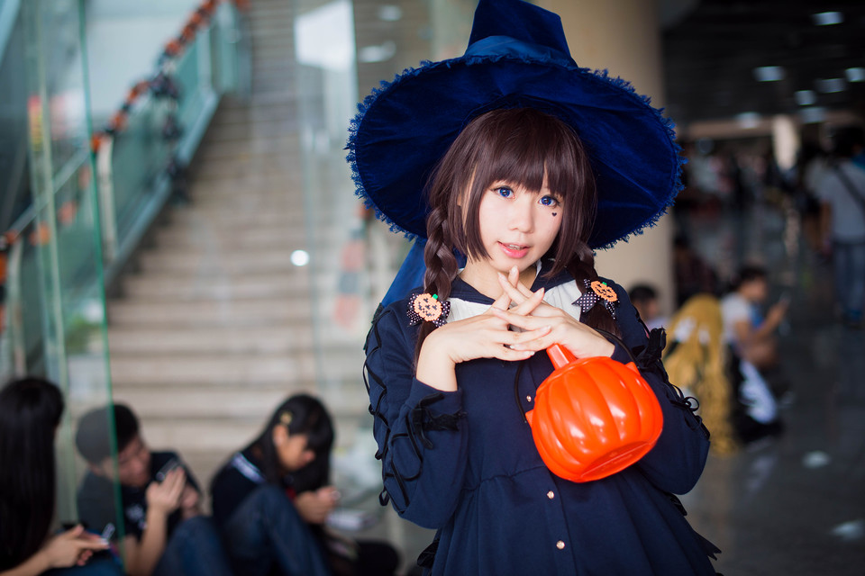 可爱萝莉小魔女cosplay