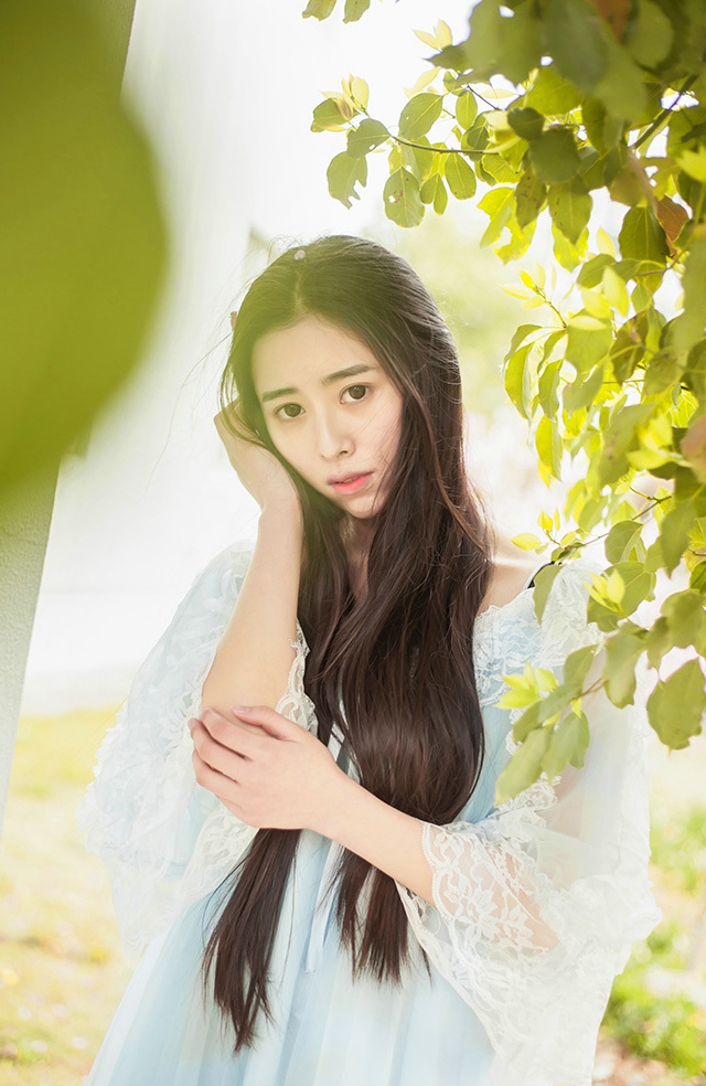 可爱呆萌仙子笑容甜美
