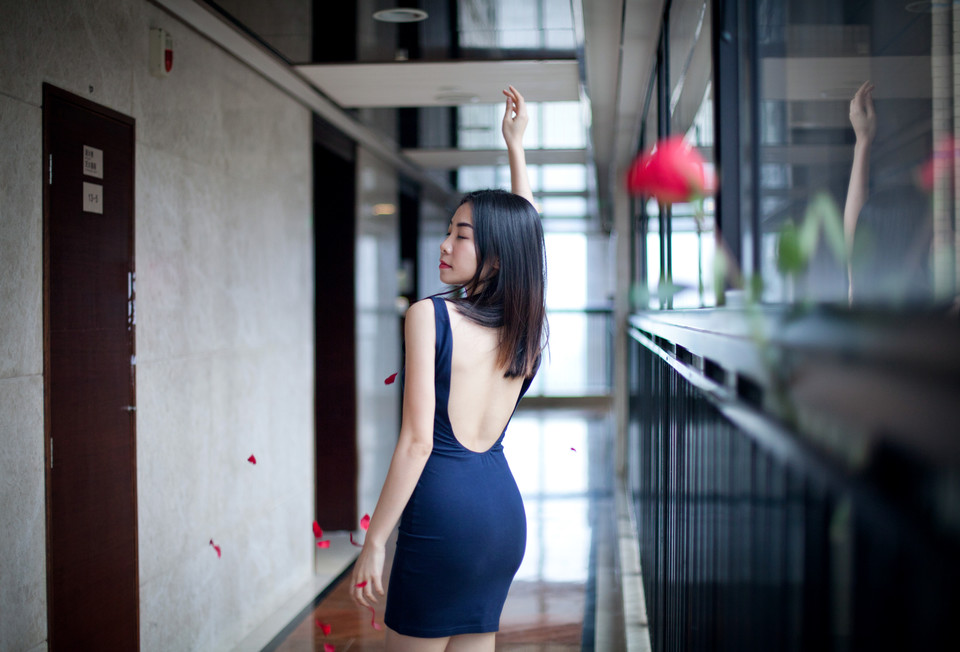 成熟美眉私房大展身姿