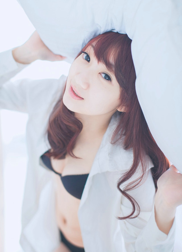 闺房内衣美女清晨写真