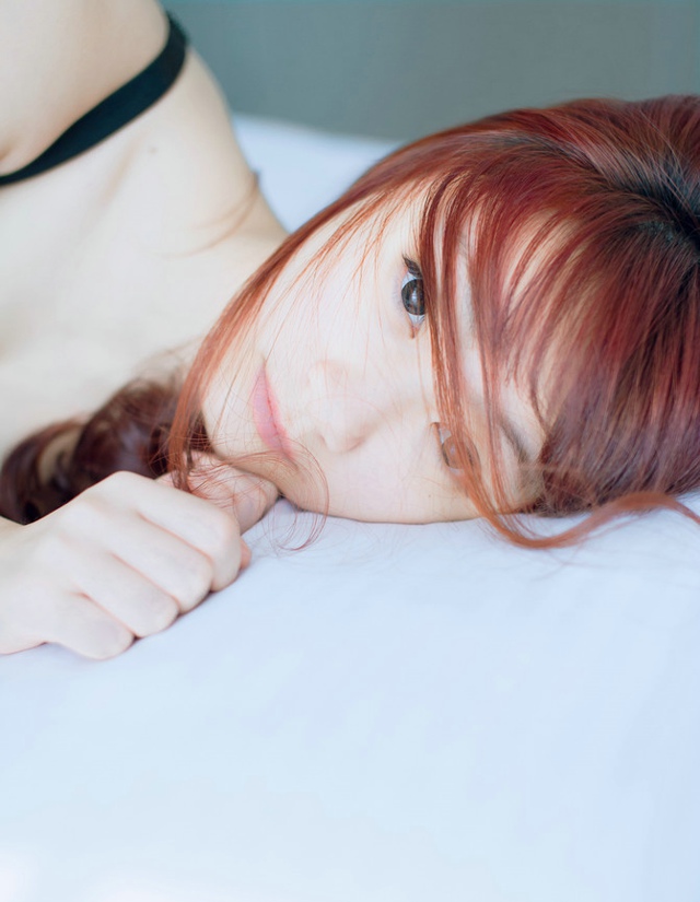 闺房内衣美女清晨写真