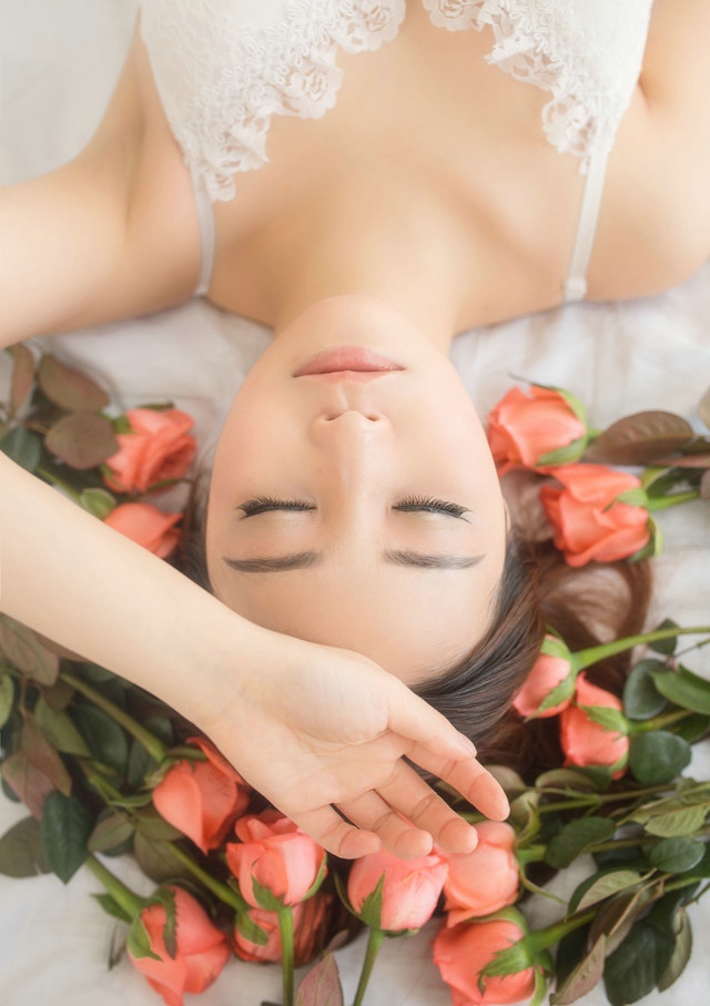 私房蕾丝睡衣美眉开心生活