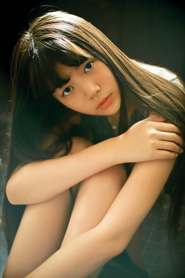 长发少女落寞写真