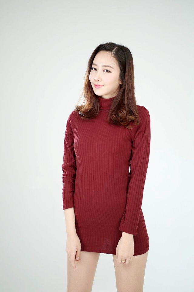 毛衣美女私房里的诱惑