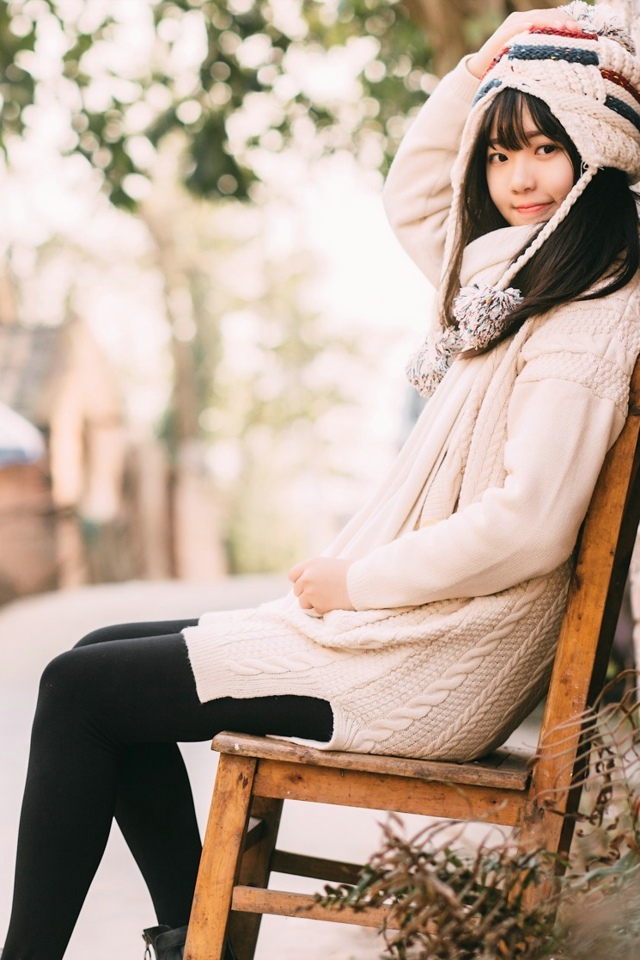 可爱呆萌女生无辜眼神