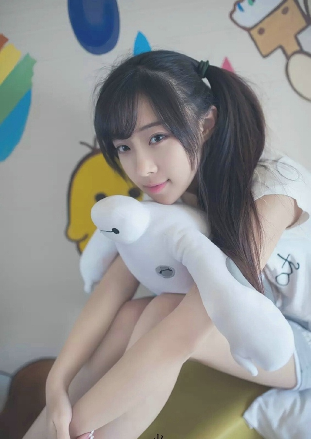 马尾长腿妹子清纯可爱