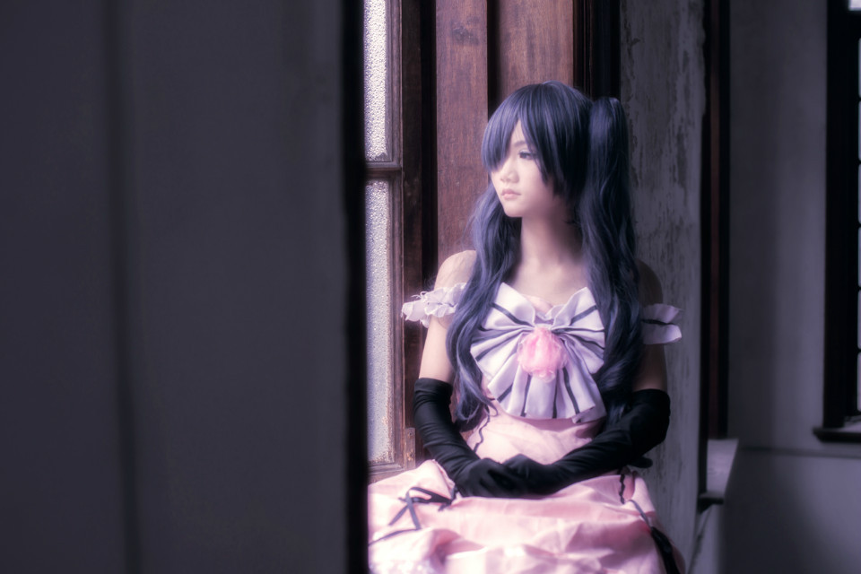 粉嫩皙白美女华丽cosplay