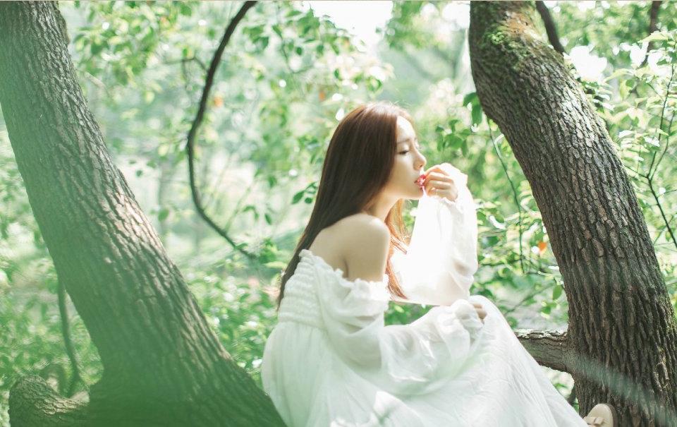 纯美白皙美女宛如仙子