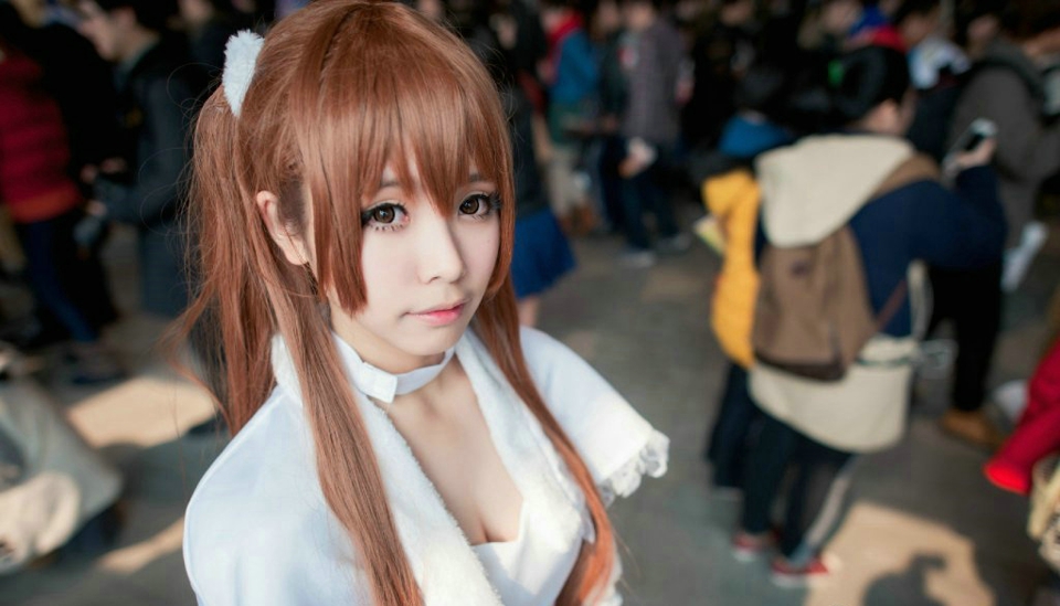 长发可爱女生清纯cosplay