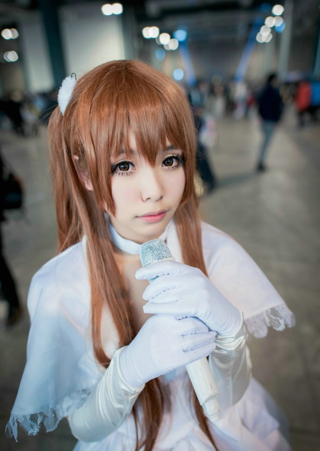 长发可爱女生清纯cosplay