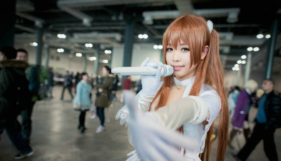 长发可爱女生清纯cosplay