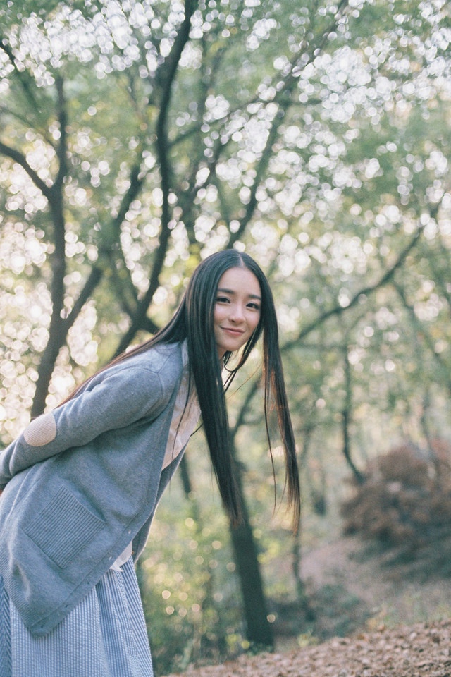 文艺范女青年神似女神郭碧婷