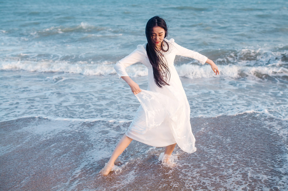 清新纯美美女海边浪漫写真