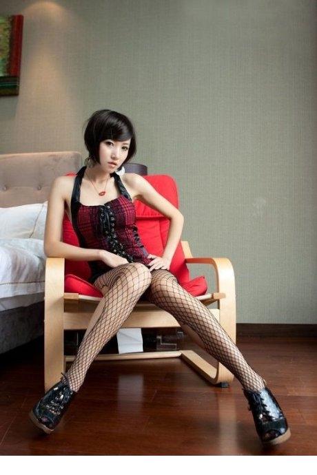 清纯大学生美女性感丝袜美腿图片