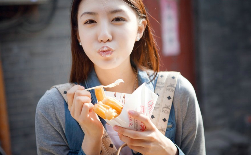 长发清新美女街拍