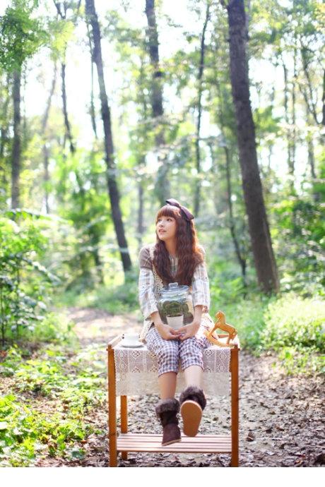 可爱森林小魔女甜美写真