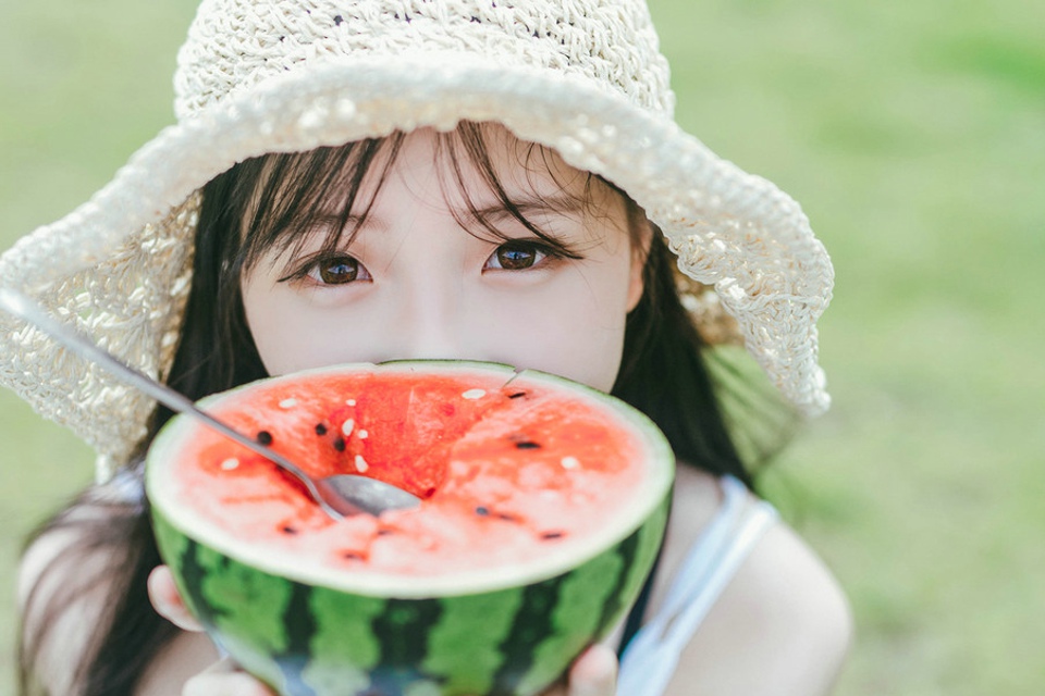 清新单纯美女夏日写真