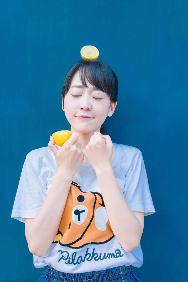 可爱搞怪柠檬少女清新无比