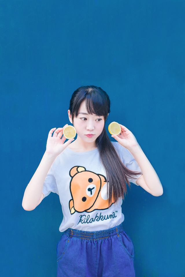 可爱搞怪柠檬少女清新无比