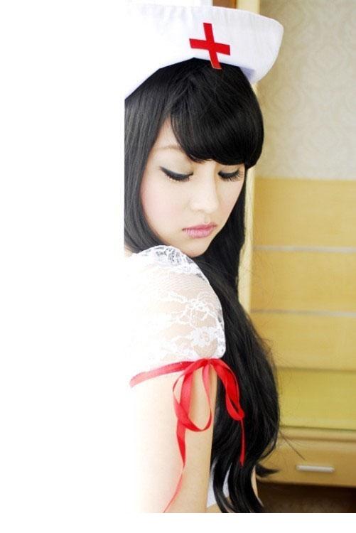 美女护士装妩媚性感毕露