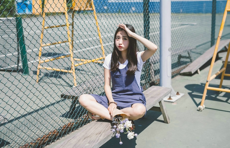 清新靓丽的美女妮妮夏日清凉写真
