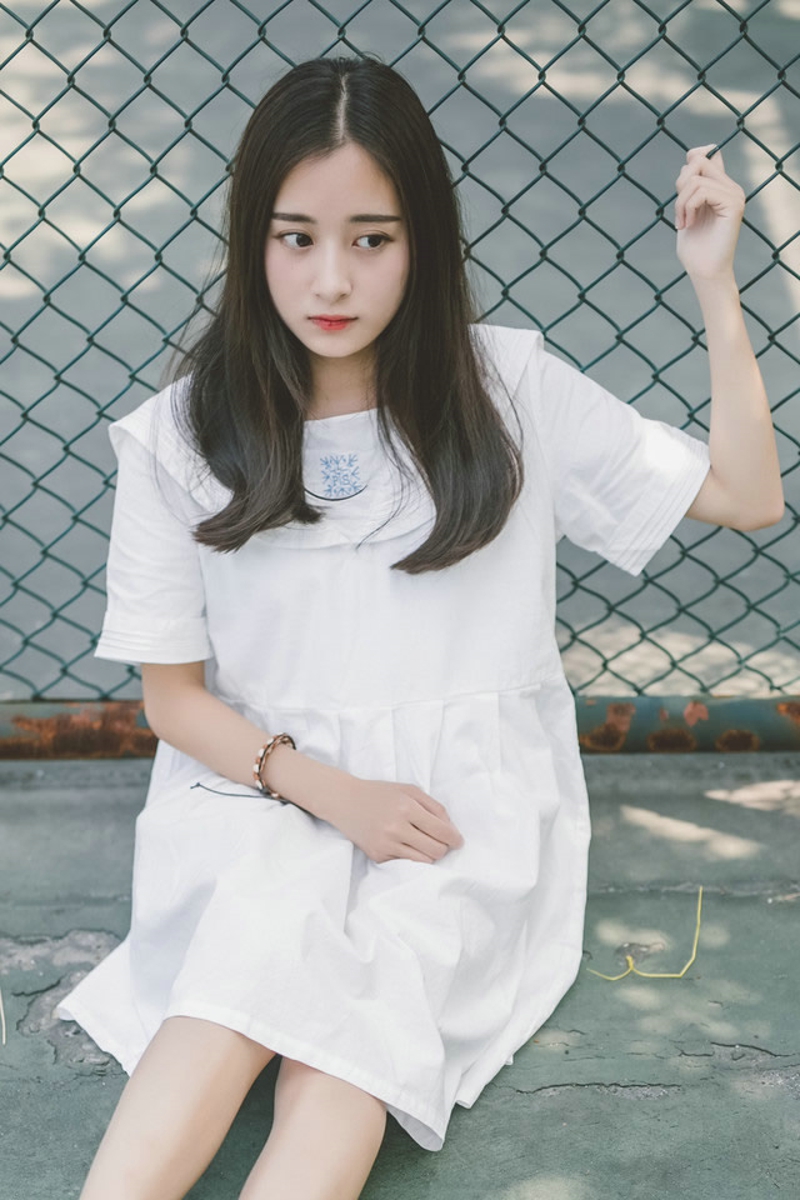 清新靓丽的美女妮妮夏日清凉写真