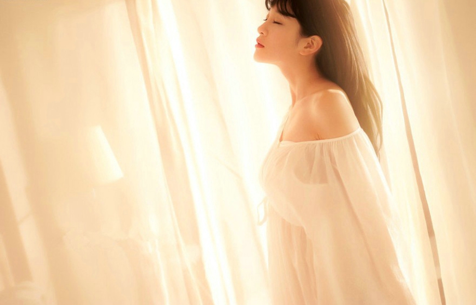 温暖色调高颜值气质美女安静甜美动人