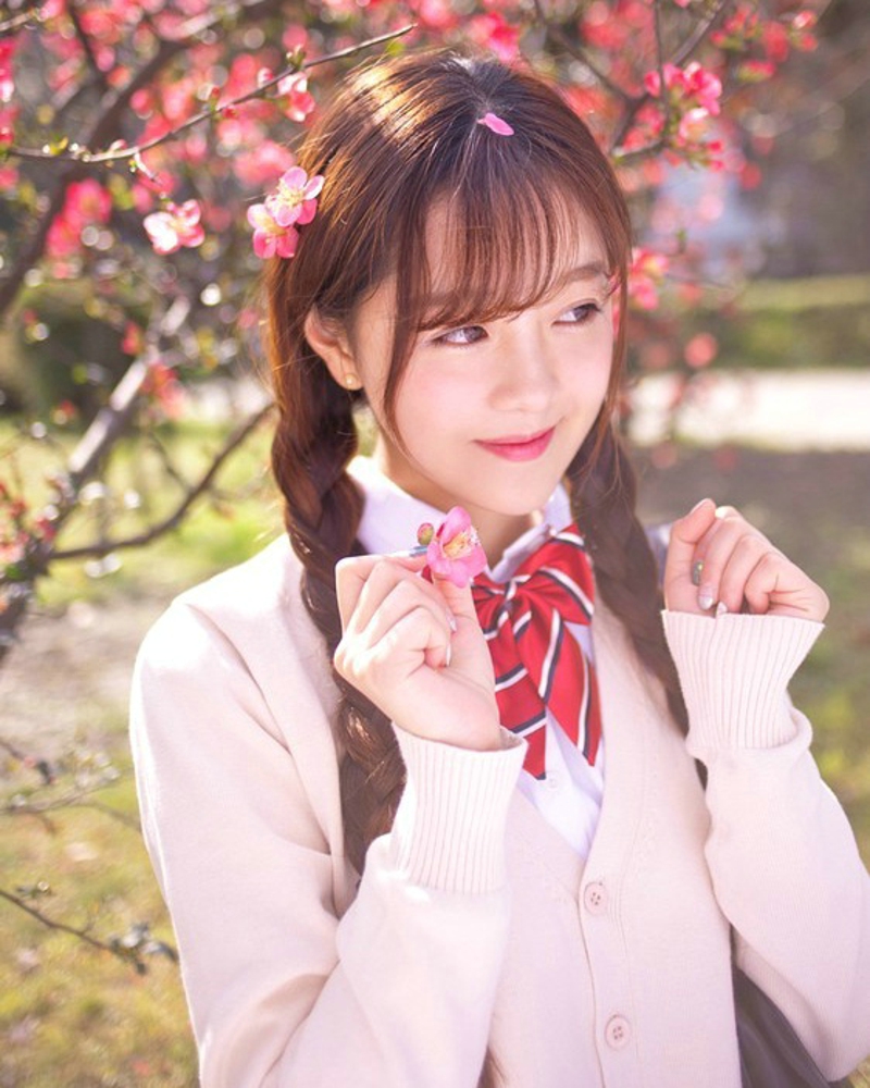 校园双马尾美女清新甜美惹人爱