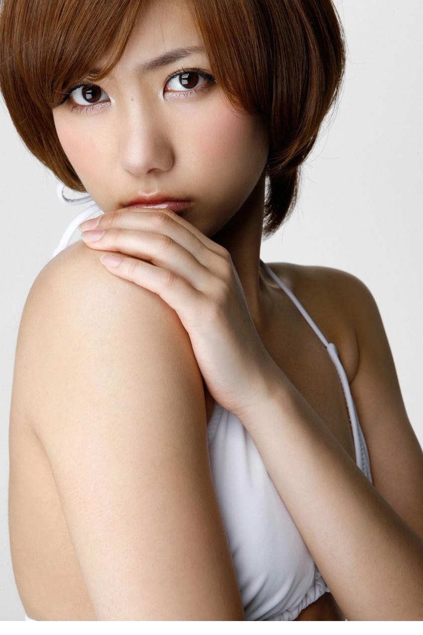 90后美女宫泽佐江高清内衣写真