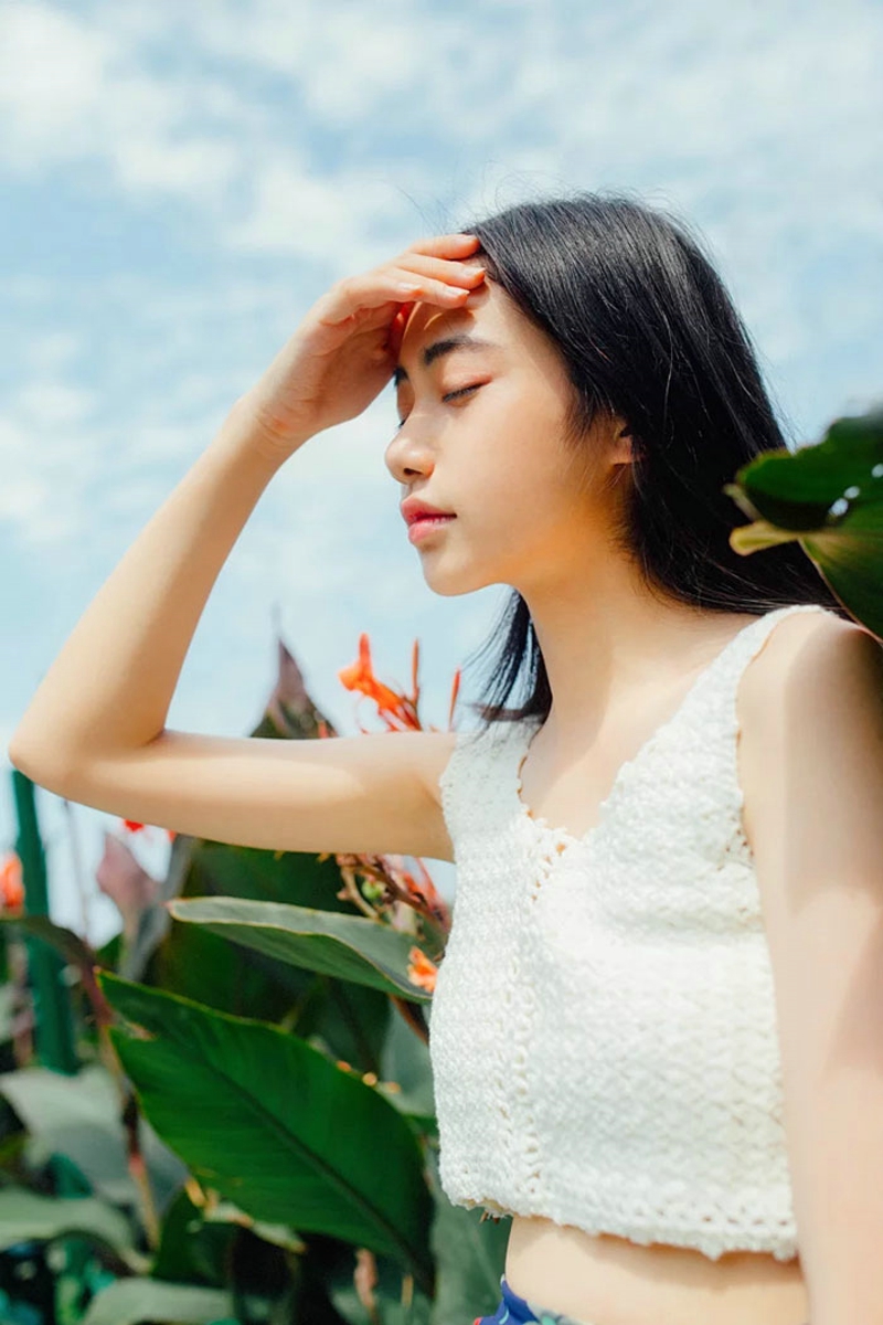 清纯颜值少女森林户外氧气唯美写真