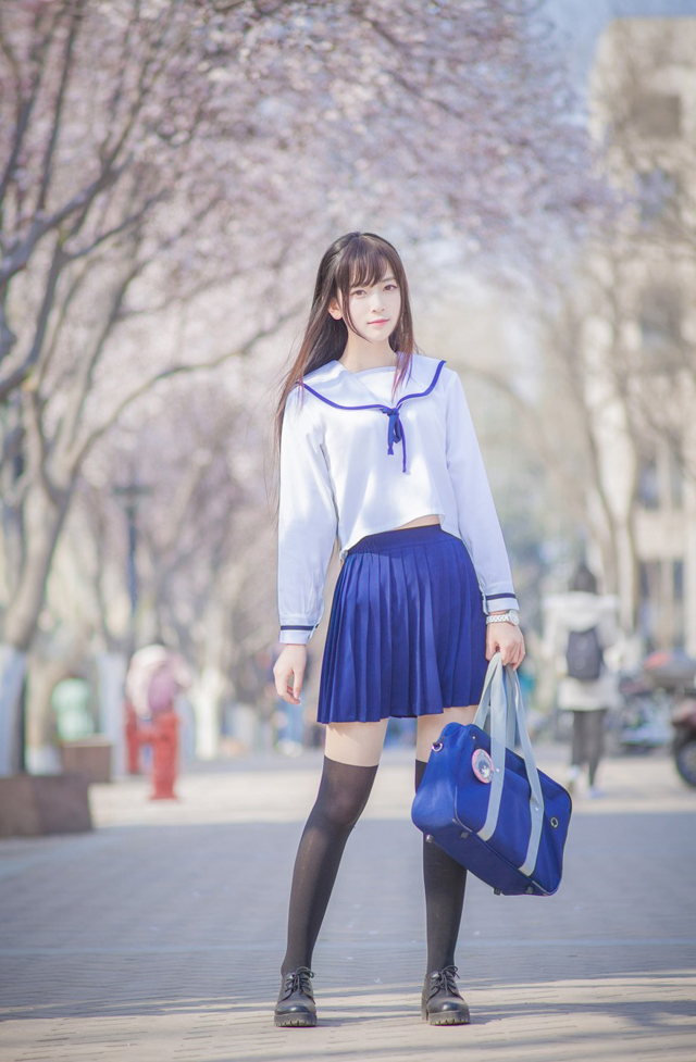 樱花三月里的超短学生装清纯美女唯美写真