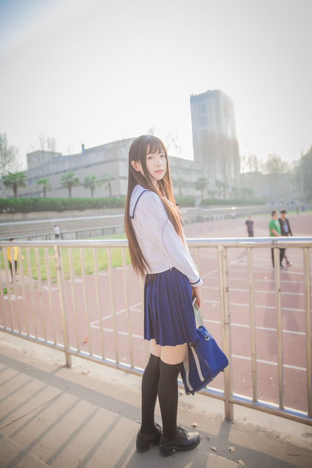樱花三月里的超短学生装清纯美女唯美写真