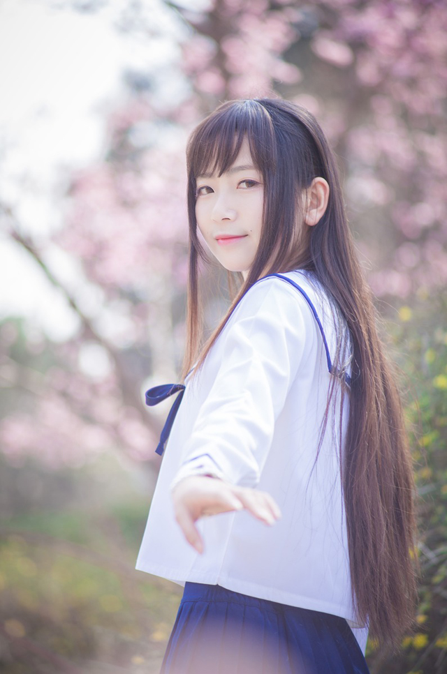 樱花三月里的超短学生装清纯美女唯美写真