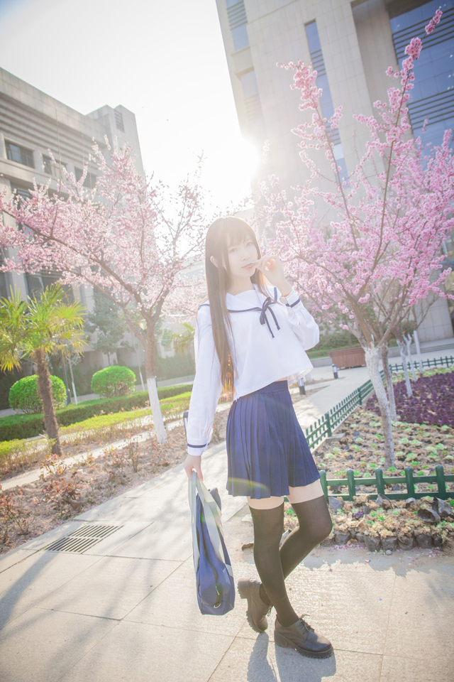 樱花三月里的超短学生装清纯美女唯美写真