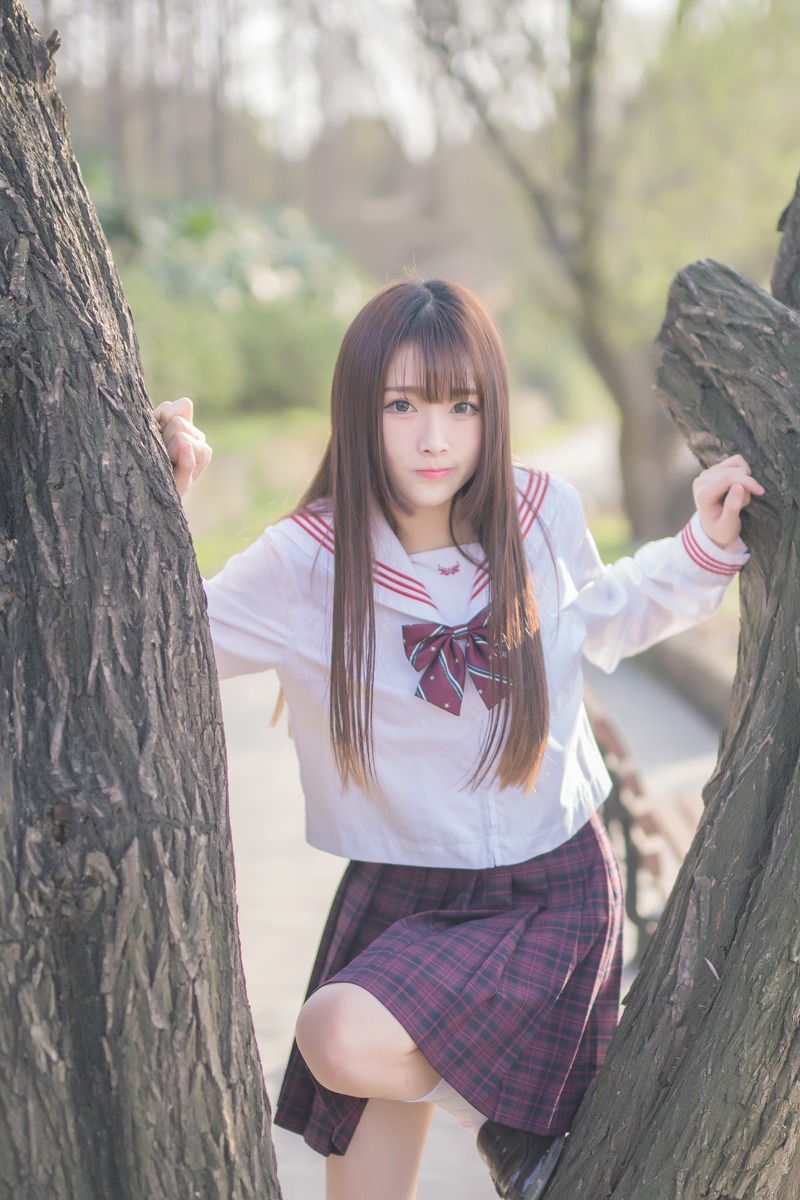 长发刘海超短学生装清纯美女唯美写真