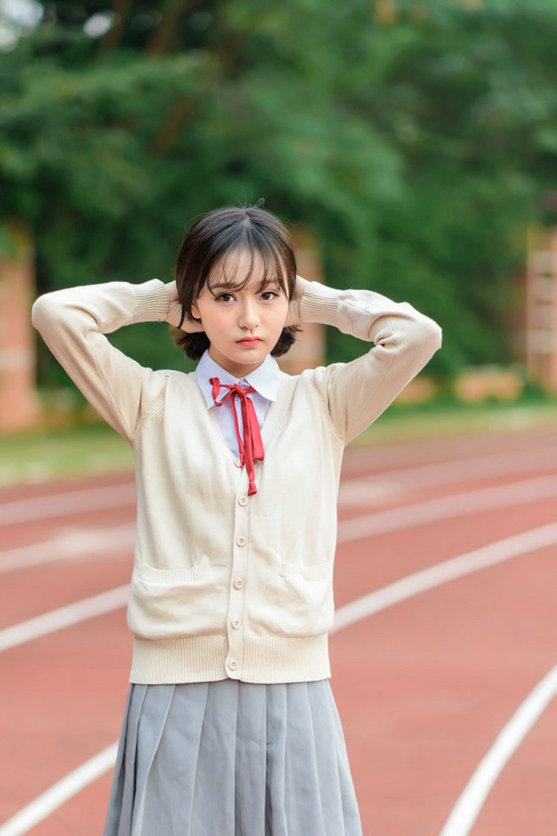 清纯校园妹子学生制服青春操场唯美写真