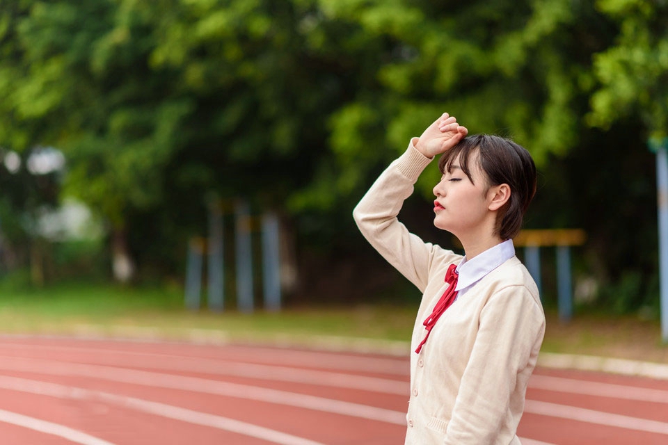 清纯校园妹子学生制服青春操场唯美写真