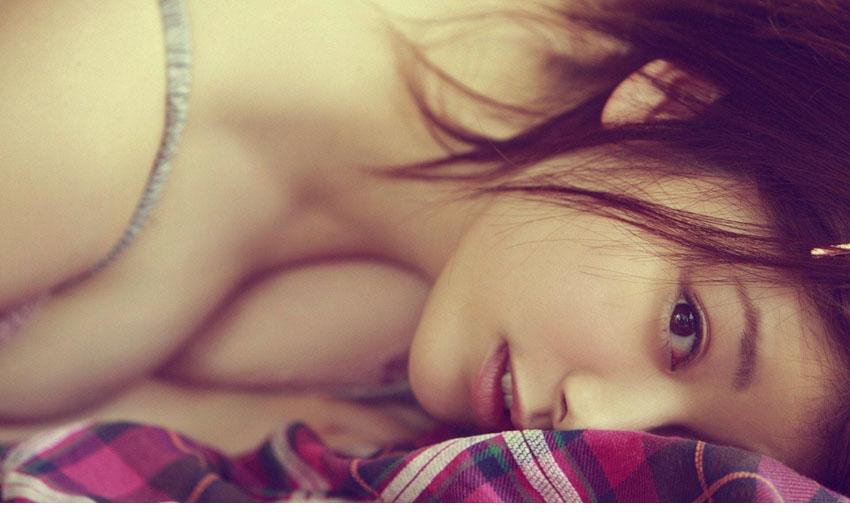 娇柔美人浑圆白嫩酥胸