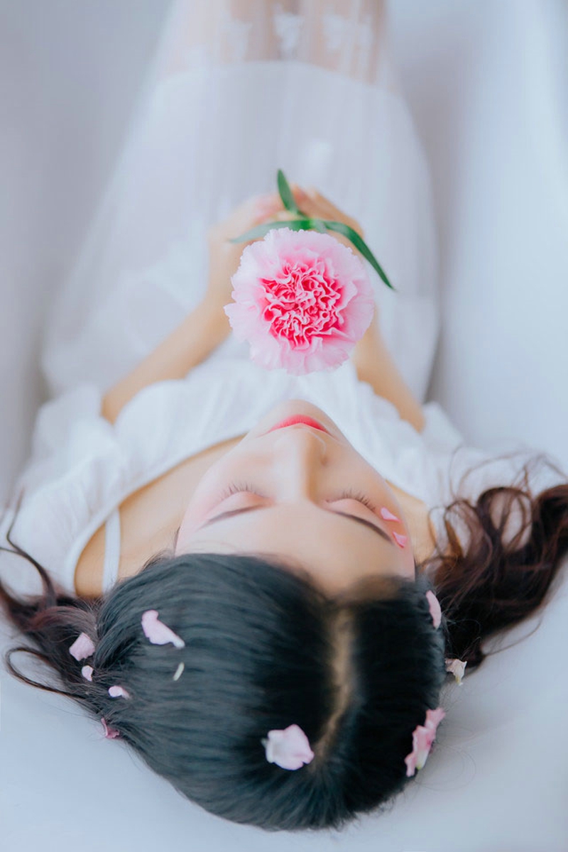 甜美养眼女神私房唯美清新怡人写真