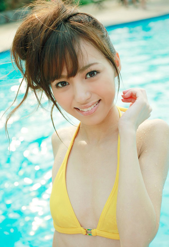 可爱日本女孩希志夏日清凉性感比基尼写真
