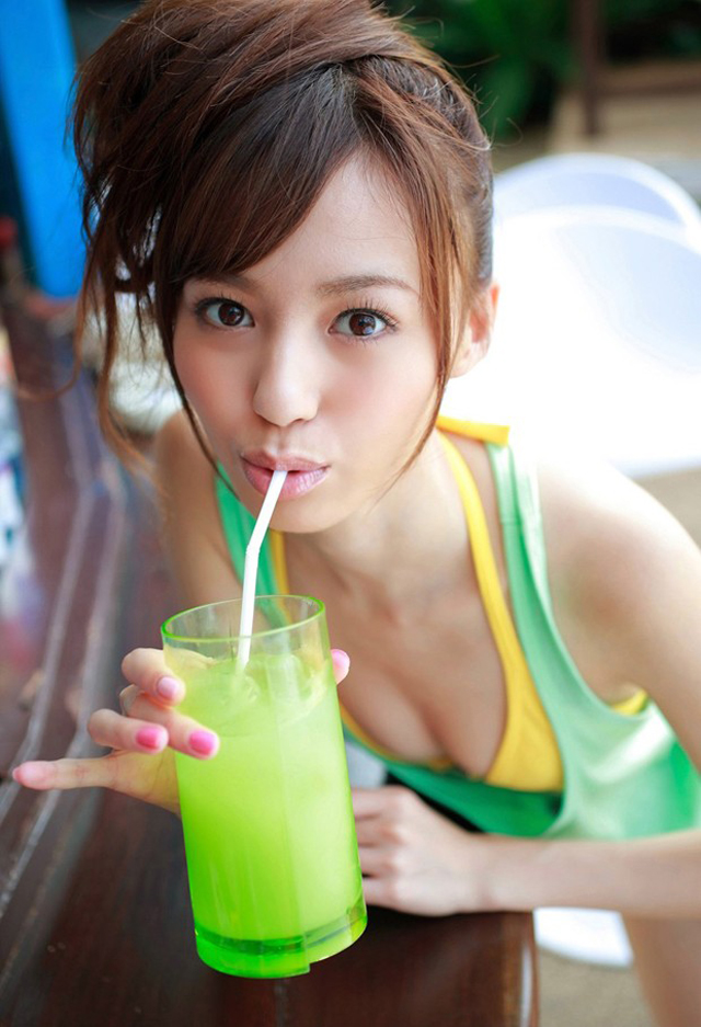 可爱日本女孩希志夏日清凉性感比基尼写真