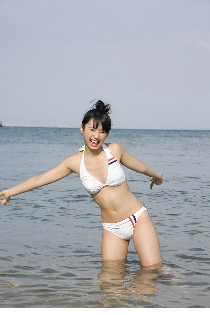 90后日本小美女小池里奈性感海边写真