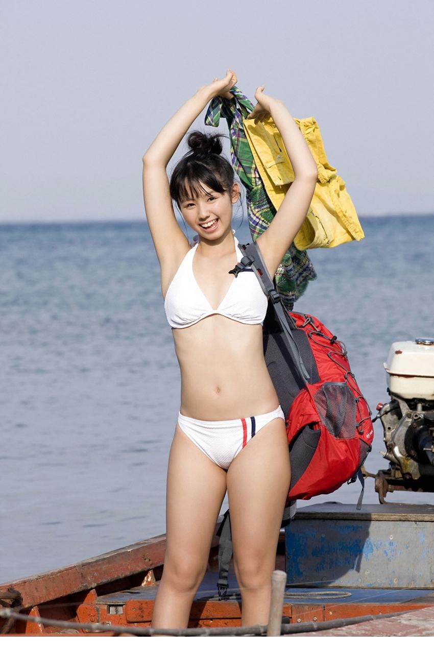 90后日本小美女小池里奈性感海边写真