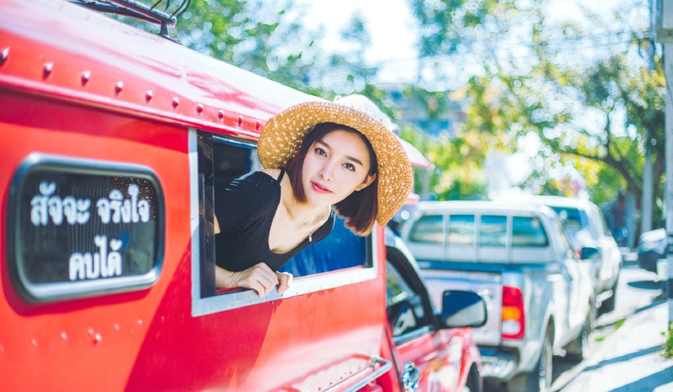 气质时尚轻熟女旅拍清新写真