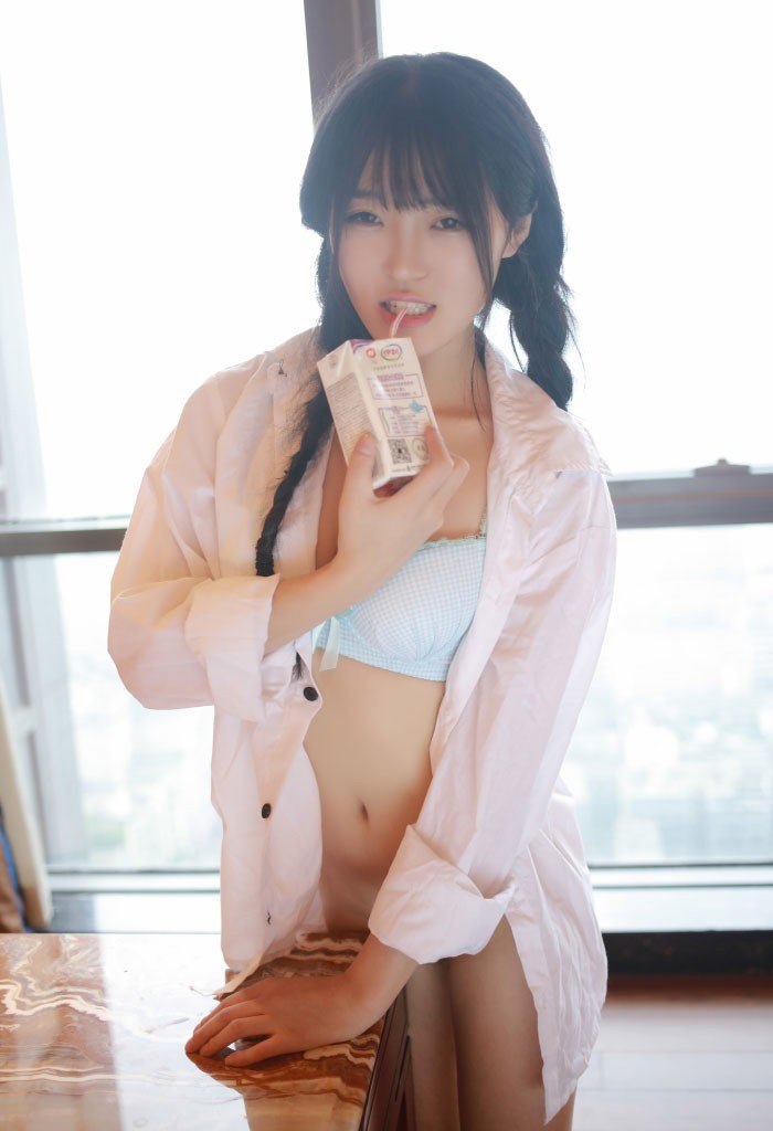 极度性感美女伊小七MoMo私房写真