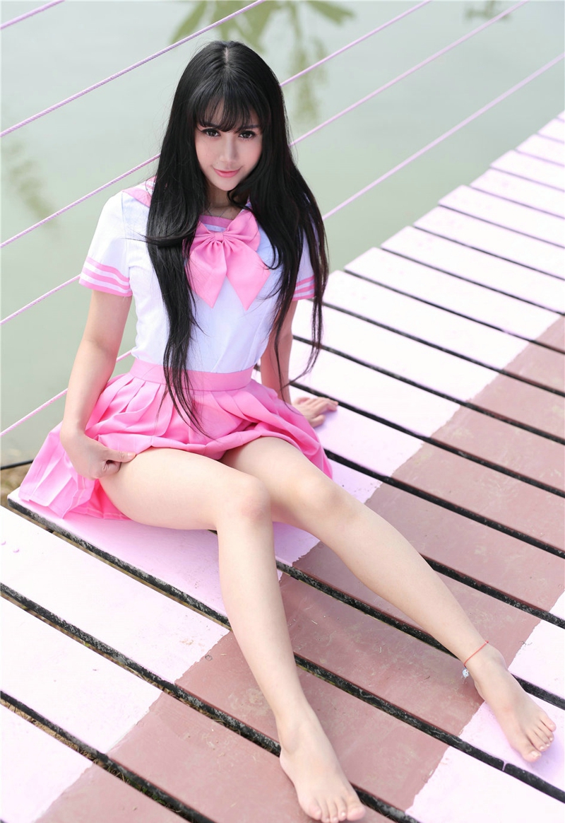 粉嫩美少女杨晓青儿清纯制服美腿诱惑抵挡不住