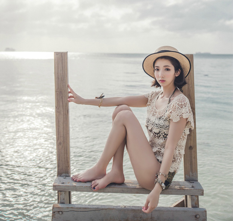 草帽美女海边透明蕾丝装性感写真